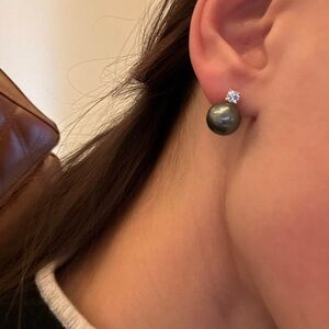 Tahiti pearl with lab diamond moissanite stones in 10kt white gold